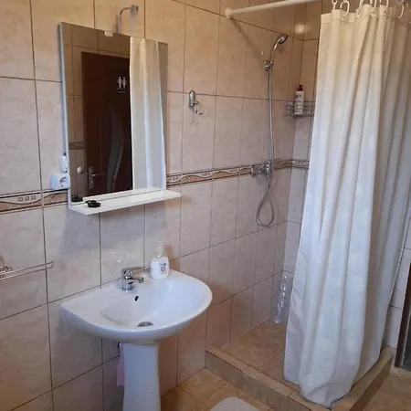 Casa Cu Flori